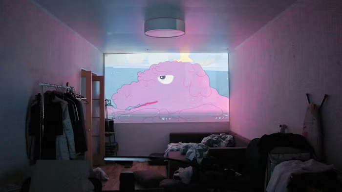 LED Walls vs Projectors vs Traditional Screens